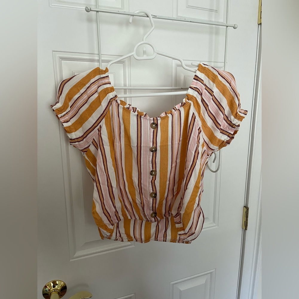 Aeropostale cropped blouse